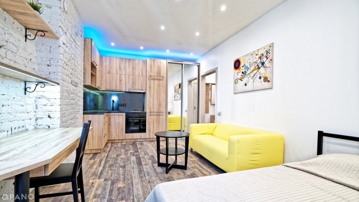 Sludinājumi. Izīrēšanai tiek piedāvāts kluss, gaišs un ļoti patīkams dzīvoklis renovētā pirmskara ēkā ar liftu, Cena: 465 EUR/mēn Foto #3