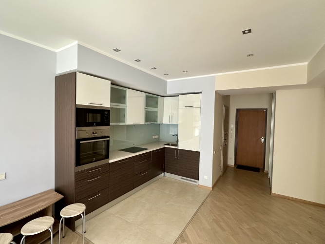 Sludinājumi. Pārdod elegantu 2-istabu dzīvokli ar plašu terasi jūras tuvumā, Saulkrastos  Tiek piedāvāts moderns Cena: 125000 EUR Foto #6