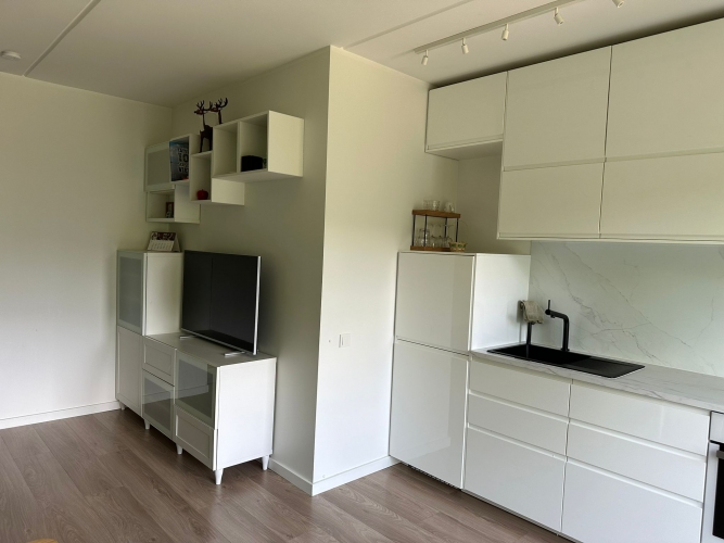 Sludinājumi. Izīrē 2 istabu dzīvokli jaunajā projektā \'Mežpilsēta\'  Superīga izvēle tiem kuri novērtē rīta sauli Cena: 650 EUR/mēn Foto #5