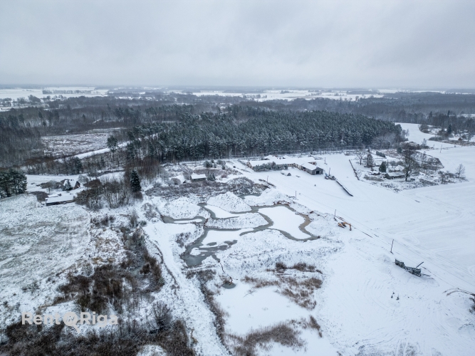Sludinājumi. Tiek pārdots investīciju objekts  zemes īpašums ar aktīvu karjeru un darbojošos biznesu.  Cena: 555000 EUR Foto #1