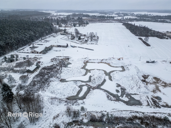 Sludinājumi. Tiek pārdots investīciju objekts  zemes īpašums ar aktīvu karjeru un darbojošos biznesu.  Cena: 555000 EUR Foto #2
