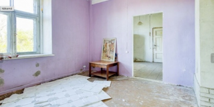 Sludinājumi. Trīsstāvu rekonstruējama māja Cēsu vecpilsētā.  Būvniecības gads: 1880. Ķieģeļu sienas, koka Cena: 136000 EUR Foto #9