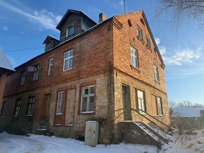 Объявление. A three-storey building for reconstruction in the old town of Cēsis.  Year of construction: 1880. Цена: 120000 EUR Foto #5