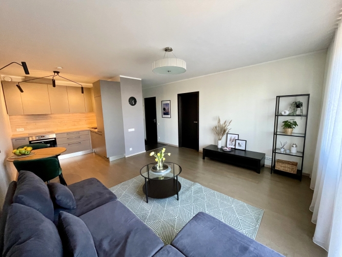 Sludinājumi. Izīrē 2 istabu dzīvokli jaunajā projektā!  Ideāla izvēle tiem, kuri novērtē mūsdienīgu dzīvokli un Cena: 645 EUR/mēn Foto #2