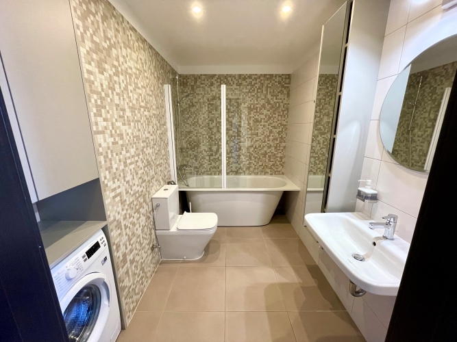 Sludinājumi. Izīrē 2 istabu dzīvokli jaunajā projektā!  Ideāla izvēle tiem, kuri novērtē mūsdienīgu dzīvokli un Cena: 645 EUR/mēn Foto #8