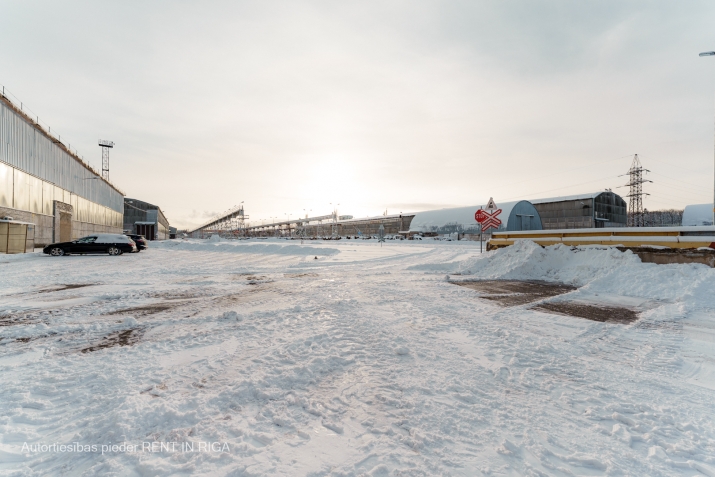 Sludinājumi. Noliktava Nr.20 industriālā teritorijā Braslas ielā 24.  Metāla angārs ar vienu lielu telpu 32 x 18 Cena: 852 EUR/mēn Foto #6