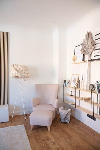 Sludinājumi. Izīrē gaišu un mājīgu dzīvokli Rīgas centrā!  Plašs dzīvoklis ar augstajiem griestiem lieliskā Cena: 1850 EUR/mēn Foto #3