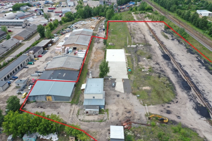 Sludinājumi. Asfaltēta teritorija ar 3 sliežu ievadiem un palīgceltnēm.  Bijusī ogļu bāze. Teritorijā ienāk 3 Cena: 1.35e+06 EUR Foto #1