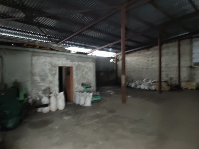 Объявление. Metal hangar with columns.  Level concrete floor. Inside the hangar there is a 37 sq.m brick Цена: 1250 EUR/мес. Foto #5