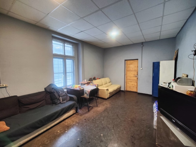 Объявление. Metal hangar with columns.  Level concrete floor. Inside the hangar there is a 37 sq.m brick Цена: 1250 EUR/мес. Foto #8