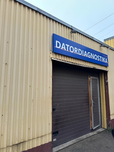 Sludinājumi. Auto servisa telpa ar iebrauktuvi/paceļamajiem vārtiem Ganību dambī.  Ierīkots telferis. Griestu Cena: 312 EUR/mēn Foto #6