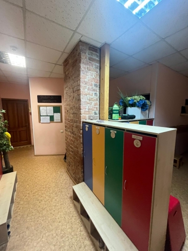 Объявление. Реновированное двухэтажное деревянное здание в Агенскалнсе.  Общая площадь здания  617 м. Полезная Цена: 720000 EUR Foto #9