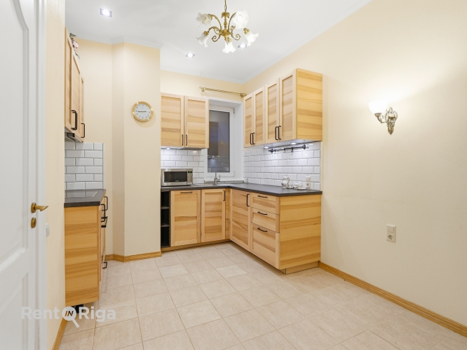 Sludinājumi. Skaists 3 istabu dzīvoklis renovētā pirmskara ēkā prestižajā Alberta ielā, Rīgas Klusajā centrā.  Cena: 330000 EUR Foto #6