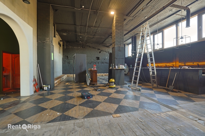 Объявление. Premises suitable for a club or office with a terrace.  Previously, the Soda club was located in Цена: 1980 EUR/мес. Foto #2