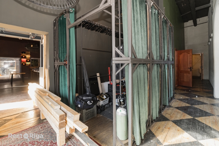 Объявление. Premises suitable for a club or office with a terrace.  Previously, the Soda club was located in Цена: 1980 EUR/мес. Foto #7