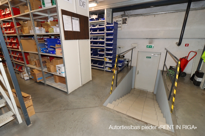 Sludinājumi. Apkurināmas noliktavas/ražošanas telpas Pļavniekos. Pieejamas 3 mēnešu laikā.  + 1. stāvs. + Cena: 3888 EUR/mēn Foto #7