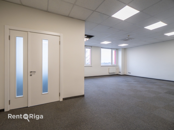 Sludinājumi. Biroja telpas Mūkusalas Biznesa centrā.  Modernas, gaišas un pielāgojamas telpas aktīvā biznesa Cena: 1111 EUR/mēn Foto #4