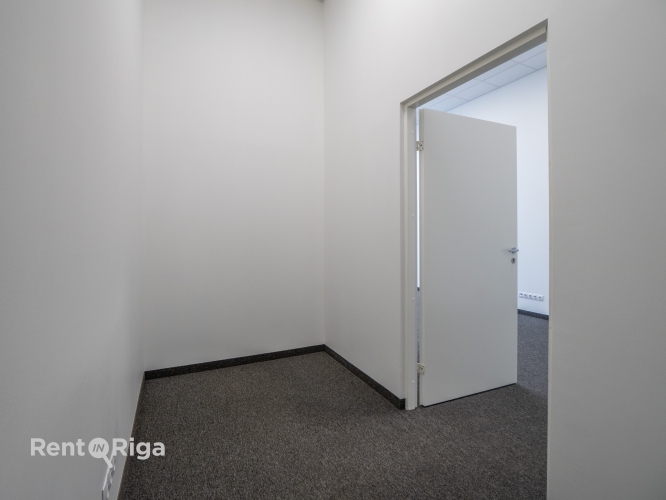 Sludinājumi. Biroja telpas Mūkusalas Biznesa centrā.  Modernas, gaišas un pielāgojamas telpas aktīvā biznesa Cena: 462 EUR/mēn Foto #5