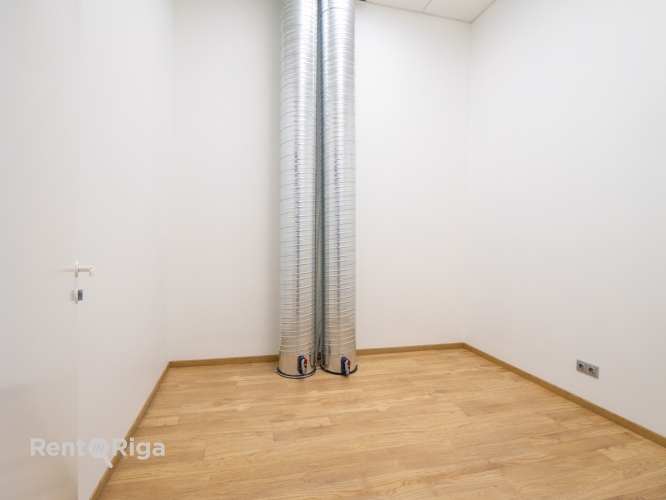 Sludinājumi. Biroja telpas Mūkusalas Biznesa centrā.  Modernas, gaišas un pielāgojamas telpas aktīvā biznesa Cena: 803 EUR/mēn Foto #7