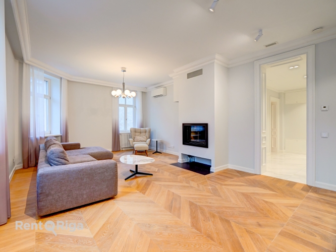 Sludinājumi. \'Elizabetes Rezidence\'- viena no spilgtākajām Rīgas arhitektūras mantojuma pērlēm, celta 19. Cena: 530000 EUR Foto #4