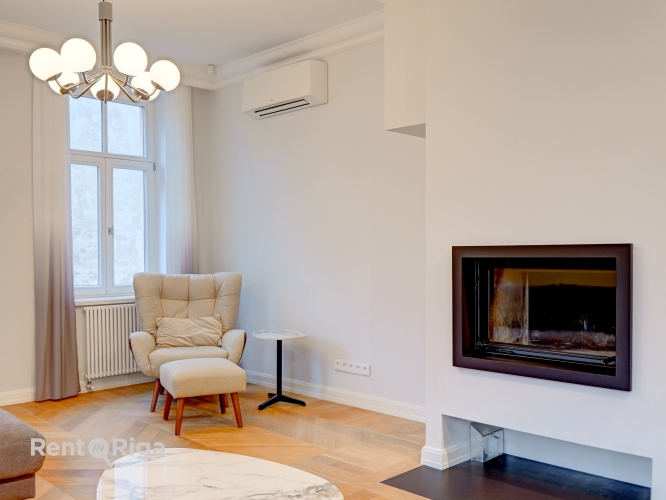 Sludinājumi. \'Elizabetes Rezidence\'- viena no spilgtākajām Rīgas arhitektūras mantojuma pērlēm, celta 19. Cena: 2482 EUR/mēn Foto #4