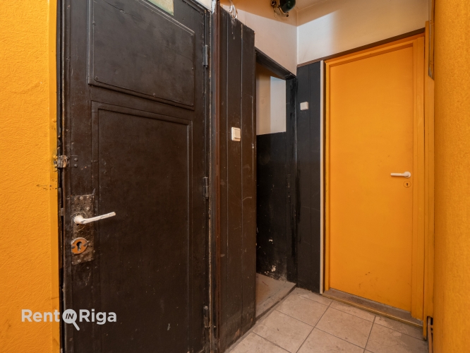 Sludinājumi. Zāle pagrabā pretī Rīgas Cirkam.  Telpas sastāv no vienas lielas zāles ap 100 kvm un palīgtelpām. Cena: 650 EUR/mēn Foto #5