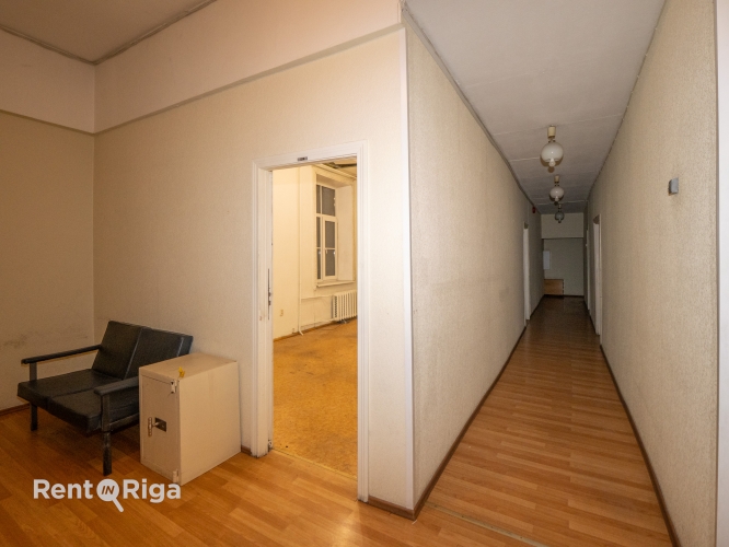 Sludinājumi. Biroja telpas pretī Rīgas Cirkam.  Pieejamas dažāda izmēra biroja telpas ar kopējo platību no 30 - Cena: 560 EUR/mēn Foto #7