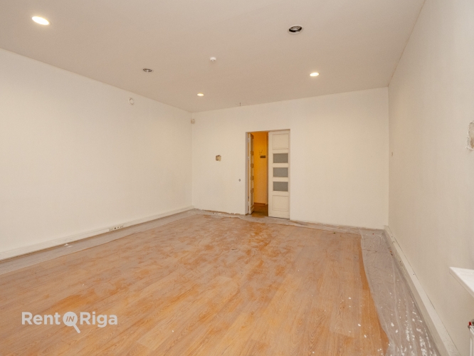 Sludinājumi. Biroja telpas pretī Rīgas Cirkam.  Pieejamas dažāda izmēra biroja telpas ar kopējo platību no 30 - Cena: 560 EUR/mēn Foto #5