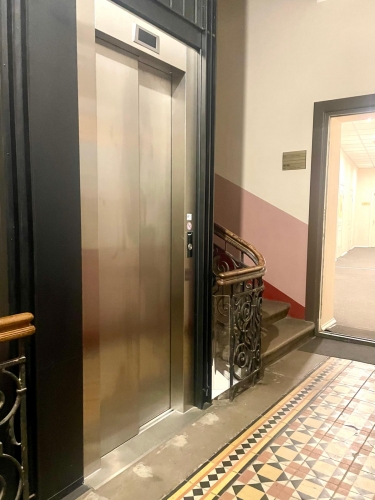 Sludinājumi. Tiek pārdots 202,9 m plašs dzīvoklis ar divām ieejām.  Īpašumam nepieciešams remonts, kas ļaus Cena: 360000 EUR Foto #9