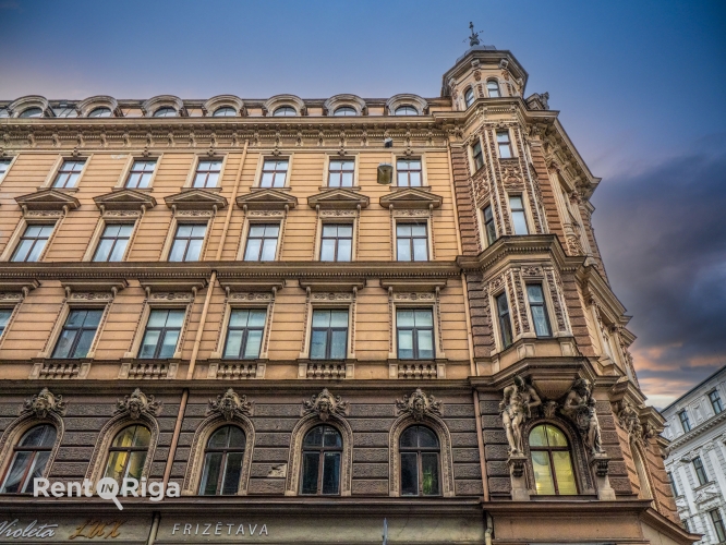 Sludinājumi. Tiek pārdots 202,9 m plašs dzīvoklis ar divām ieejām.  Īpašumam nepieciešams remonts, kas ļaus Cena: 360000 EUR Foto #7