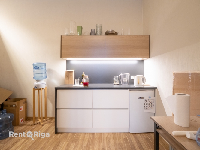 Объявление. Инвестиционный объект  офисно-складское здание по адресу ул. Геранию, 3.  К продаже предлагается Цена: 550000 EUR Foto #7