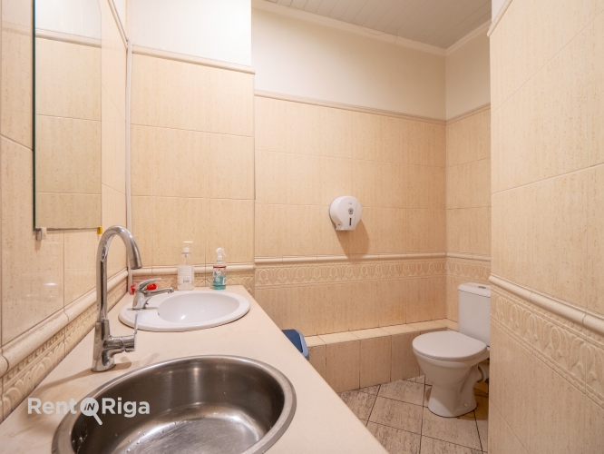 Объявление. Инвестиционный объект  офисно-складское здание по адресу ул. Геранию, 3.  К продаже предлагается Цена: 550000 EUR Foto #9