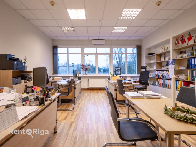 Объявление. Инвестиционный объект  офисно-складское здание по адресу ул. Геранию, 3.  К продаже предлагается Цена: 550000 EUR Foto #4