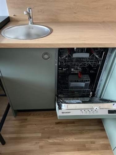 Sludinājumi. Īrei pieejams 2 istabu dzīvoklis fantastiskā vietā Rīgas centrā.  Dzīvoklis atrodas renovētā ēkā, Cena: 650 EUR/mēn Foto #3