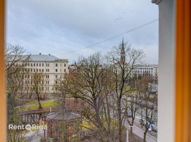 Sludinājumi. Šarmants dzīvoklis pilnībā renovētā ēkā ar elegantu fasādi, skatu uz parku un Latvijas Nacionālo Cena: 1000 EUR/mēn Foto #7
