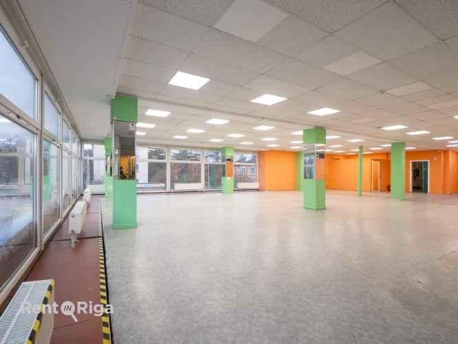 Sludinājumi. Izīrē komerctelpas tirdzniecības centrā Maxima, Ziepniekkalnā.  Piedāvājam nomai komerctelpas ēkas Cena: 2224 EUR/mēn Foto #3