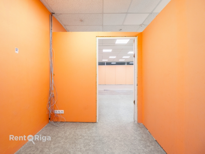 Sludinājumi. Izīrē komerctelpas tirdzniecības centrā Maxima, Ziepniekkalnā.  Piedāvājam nomai komerctelpas ēkas Cena: 2224 EUR/mēn Foto #9