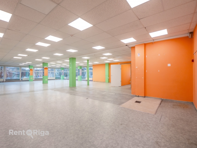 Sludinājumi. Izīrē komerctelpas tirdzniecības centrā Maxima, Ziepniekkalnā.  Piedāvājam nomai komerctelpas ēkas Cena: 1120 EUR/mēn Foto #5