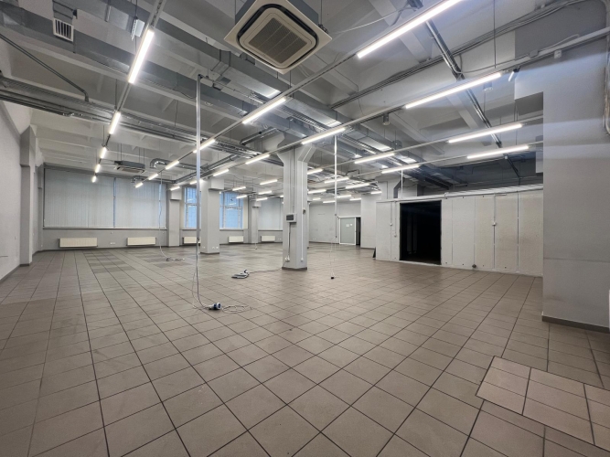 Sludinājumi. Komerctelpas Mūkusalas Biznesa centrā  lieliski piemērotas tirdzniecībai un klientu apkalpošanai  Cena: 3414 EUR/mēn Foto #3