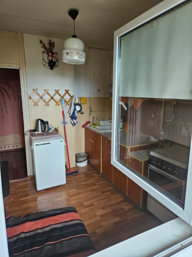 Sludinājumi. Ilgtermiņa īrei tiek piedāvāts vienistabas dzīvoklis ar atsevišķu virtuvi un iestiklotu lodžiju. Cena: 200 EUR/mēn Foto #7