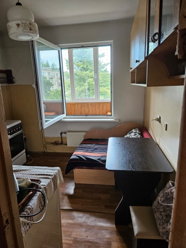 Sludinājumi. Ilgtermiņa īrei tiek piedāvāts vienistabas dzīvoklis ar atsevišķu virtuvi un iestiklotu lodžiju. Cena: 200 EUR/mēn Foto #8