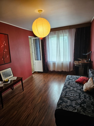 Sludinājumi. Ilgtermiņa īrei tiek piedāvāts vienistabas dzīvoklis ar atsevišķu virtuvi un iestiklotu lodžiju. Cena: 200 EUR/mēn Foto #4