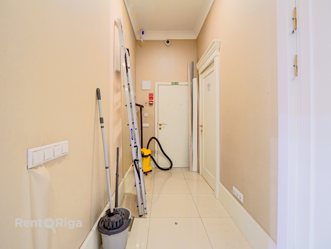 Объявление. Помещения для салона красоты / массажного салона в представительном месте  Характеристика Цена: 1255 EUR/мес. Foto #9