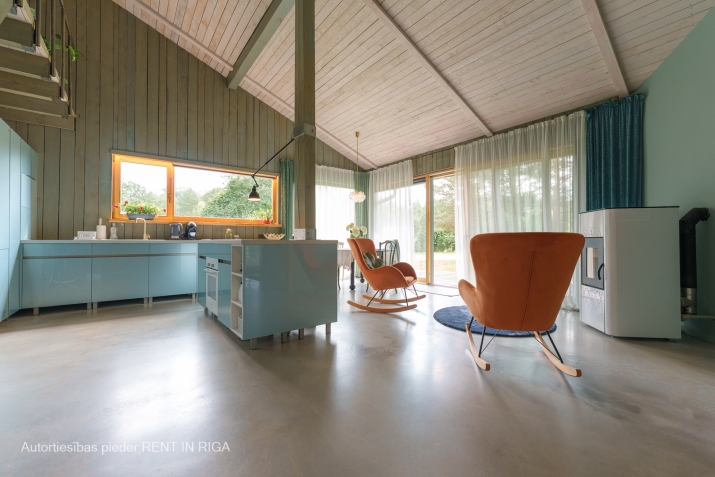 Sludinājumi. Mājīga privātmāja Ādažos ar plašu zaļo teritoriju blakus Gaujai.  Pieejama no 2026.gada 1. Cena: 2000 EUR/mēn Foto #5