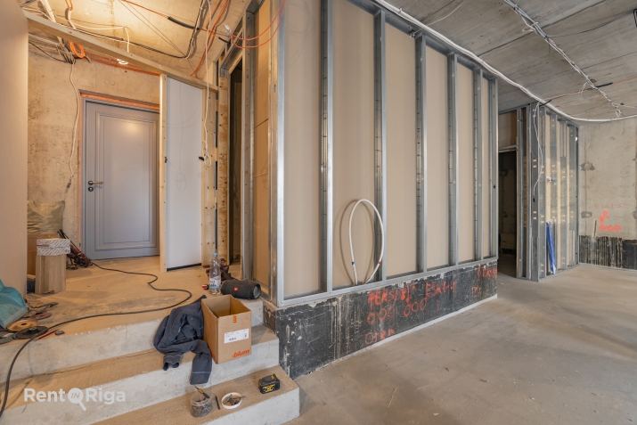 Sludinājumi. Nomai tiek piedāvātas telpas Rīgas centrā, to kopējā platība ir 96.6 m2. Ērti pārredzamas telpas Cena: 966 EUR/mēn Foto #8