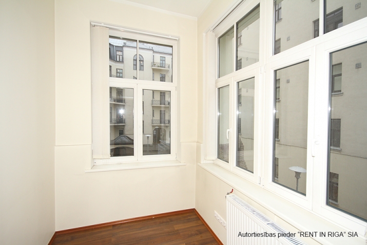 Sludinājumi. Biroja centrā. Telpas pēc kapitālā remonta;  Pieejas no 02.2026.  + 1. stāvs. + Platība sastāv no Cena: 2184 EUR/mēn Foto #7