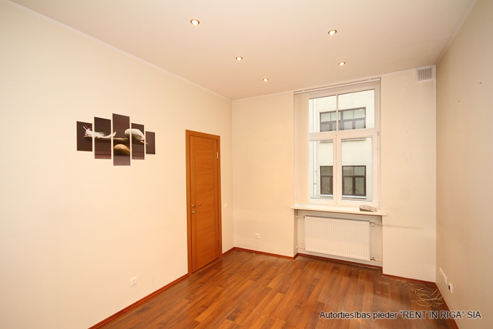 Sludinājumi. Biroja centrā. Telpas pēc kapitālā remonta;  Pieejas no 02.2026.  + 1. stāvs. + Platība sastāv no Cena: 2184 EUR/mēn Foto #8