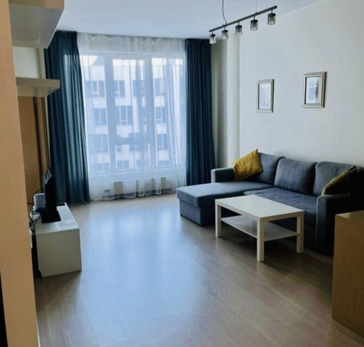 Sludinājumi. Izīrē 2 istabu dzīvokli projektā Centra Nams  Dzīvoklis atrodas prestižā un klusā vietā pašā Rīgas Cena: 750 EUR/mēn Foto #1