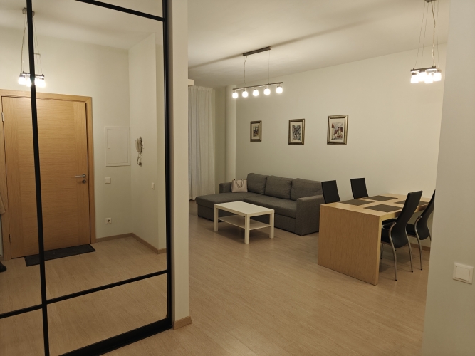 Sludinājumi. Izīrē 2 istabu dzīvokli projektā Centra Nams  Dzīvoklis atrodas prestižā un klusā vietā pašā Rīgas Cena: 750 EUR/mēn Foto #6