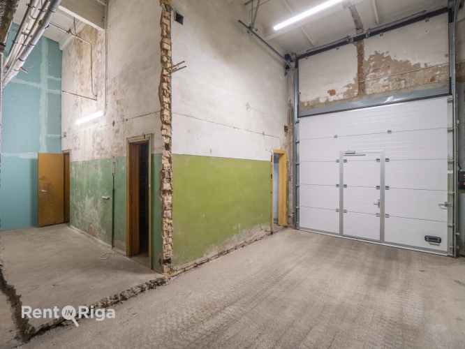 Sludinājumi. Iznomā noliktavu Buļļu ielā 45!  Noliktava ir sadalīta divās daļās: +Platība 630.46 m, griestu Cena: 2520 EUR/mēn Foto #6